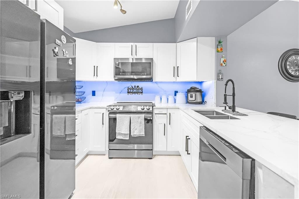 8274 Key Royal CIR 1033 NAPLES, FL 34119