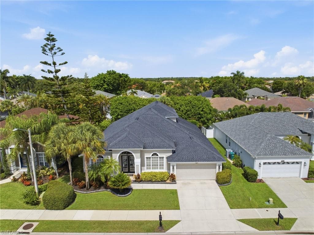 193 Skipping Stone LN NAPLES, FL 34119