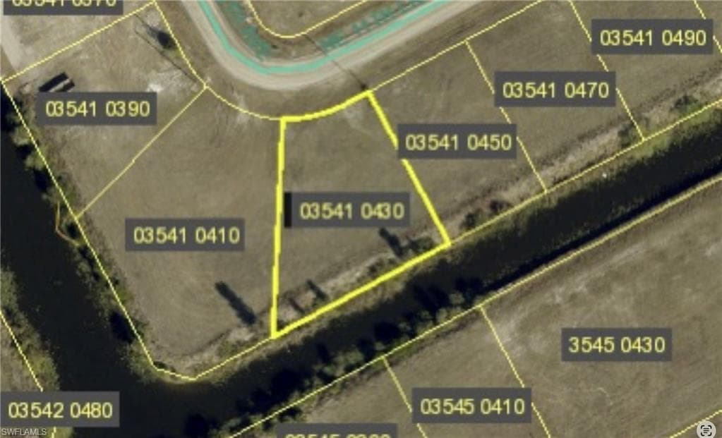 1800 NE 11th LN CAPE CORAL, FL 33909