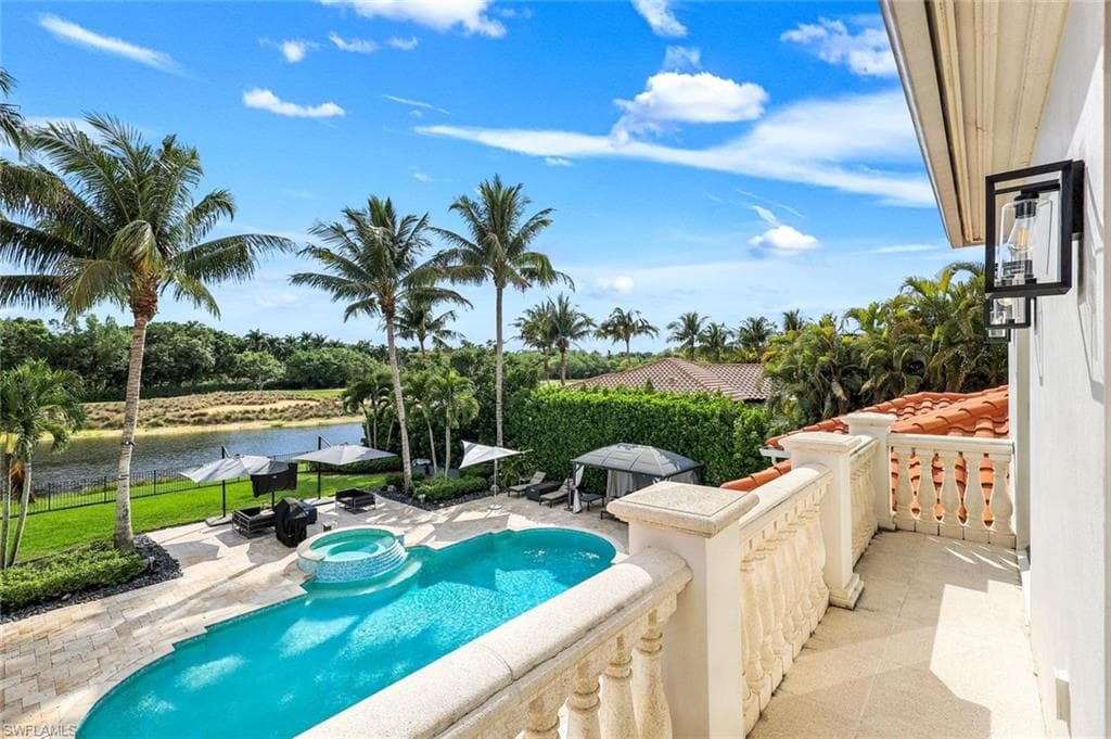 2558 Escada CT NAPLES, FL 34109