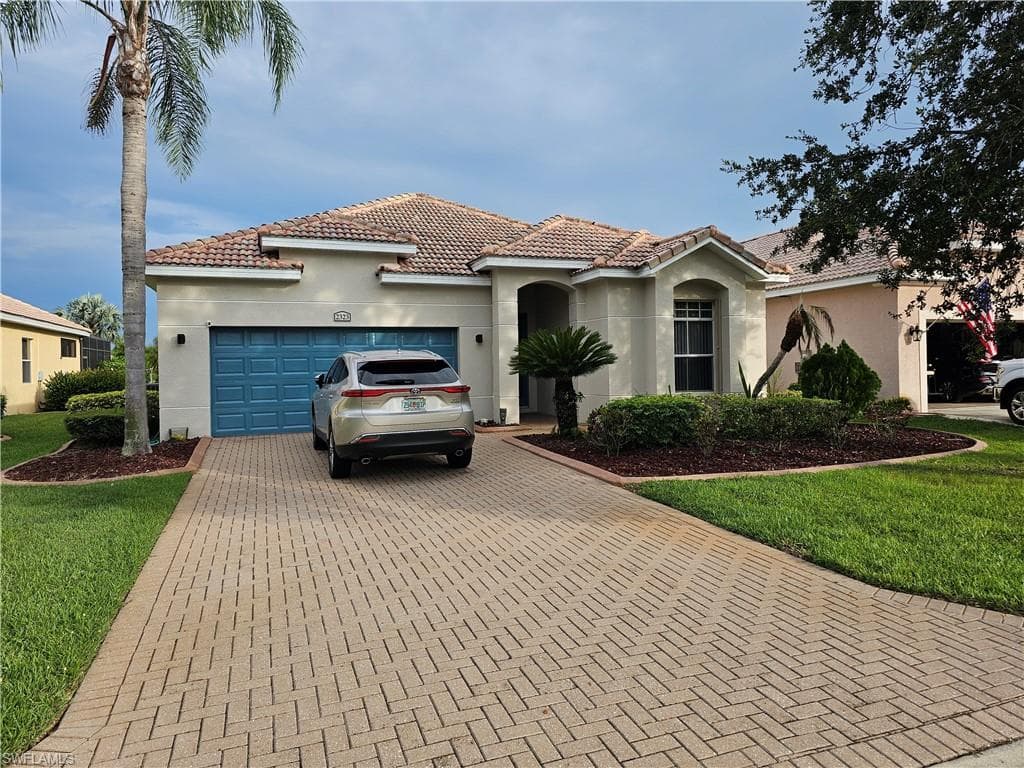 2323 Bainmar Dr LEHIGH ACRES, FL 33973