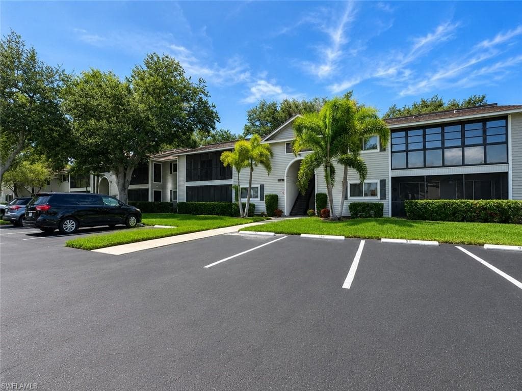 8041 Woods CIR 14 FORT MYERS, FL 33919