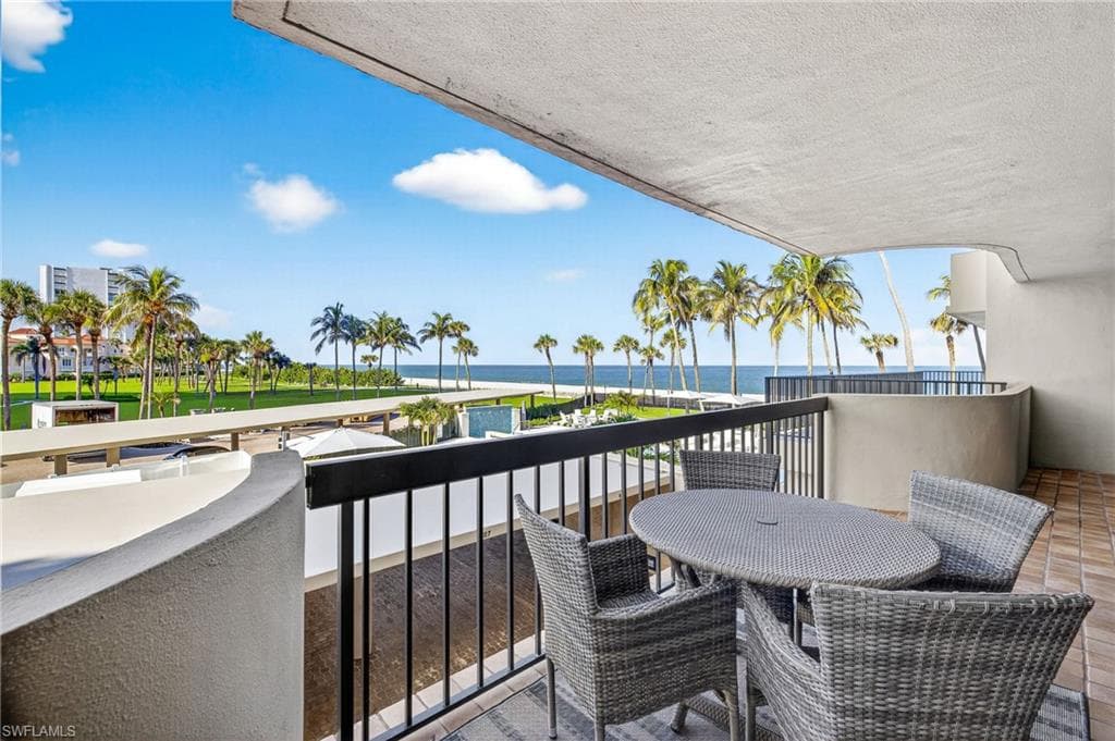 4001 Gulf Shore BLVD N 105 NAPLES, FL 34103