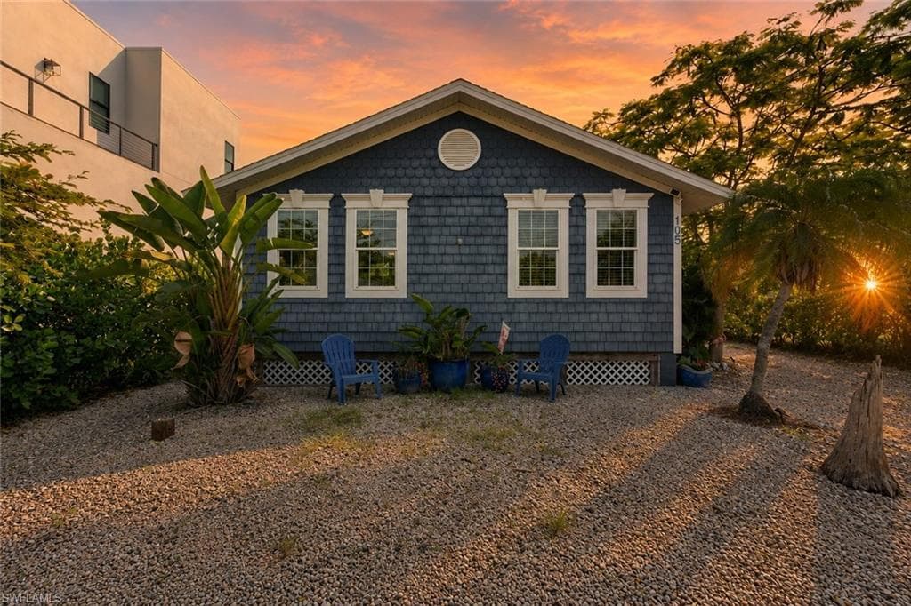 105 Hilo ST NAPLES, FL 34113