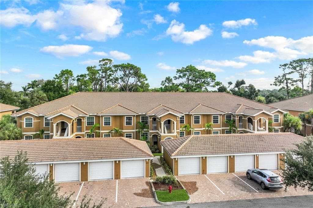 1137 Winding Pines CIR 106 CAPE CORAL, FL 33909