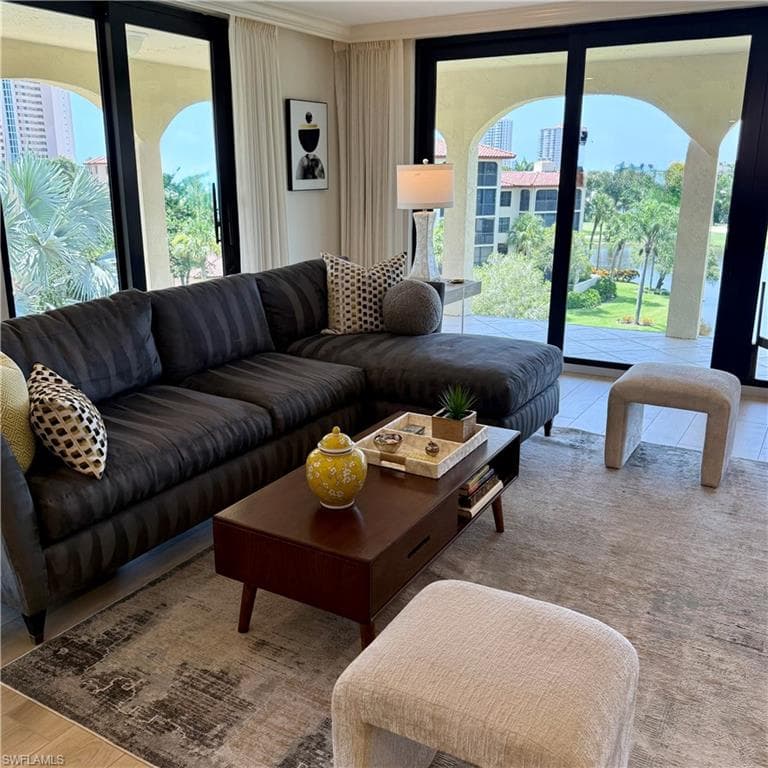6020 Pelican Bay BLVD E402 NAPLES, FL 34108