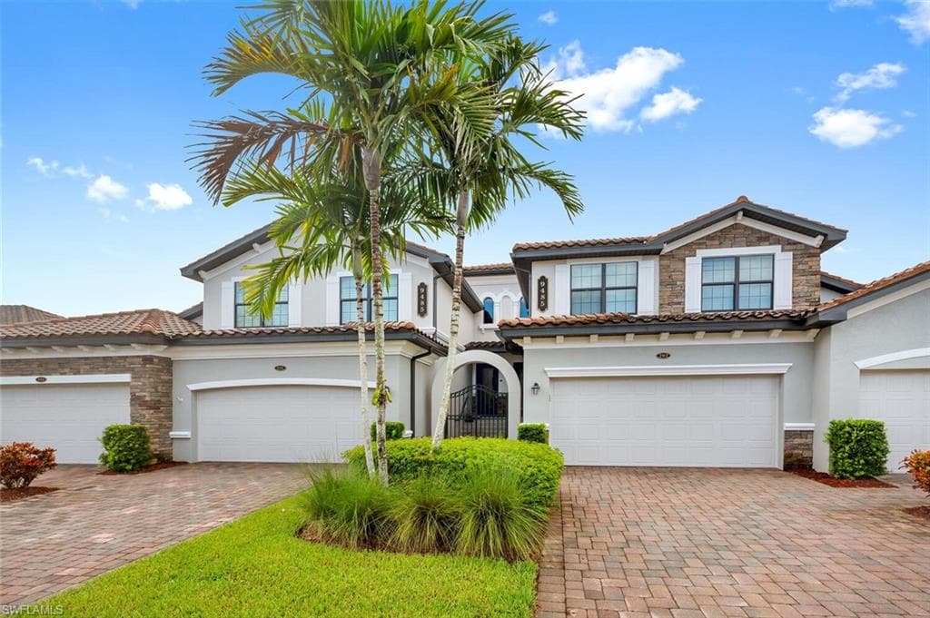 9485 Casoria CT 202 NAPLES, FL 34113