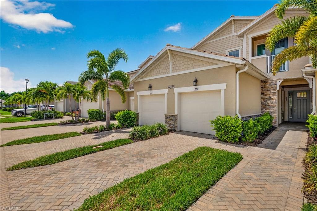 4676 Arboretum CIR 102 NAPLES, FL 34112