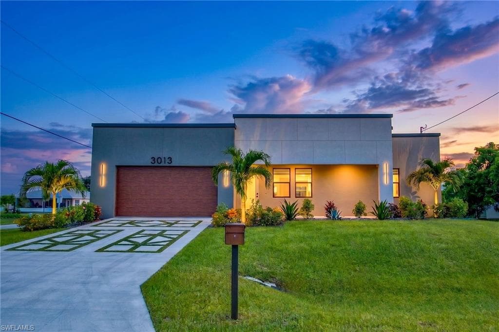 3013 39th ST SW LEHIGH ACRES, FL 33976