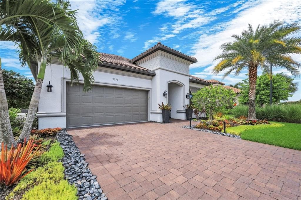 9351 Montelanico LOOP NAPLES, FL 34119