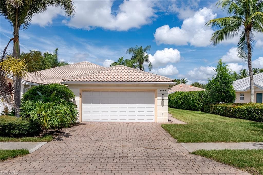 4949 Kingston WAY NAPLES, FL 34119