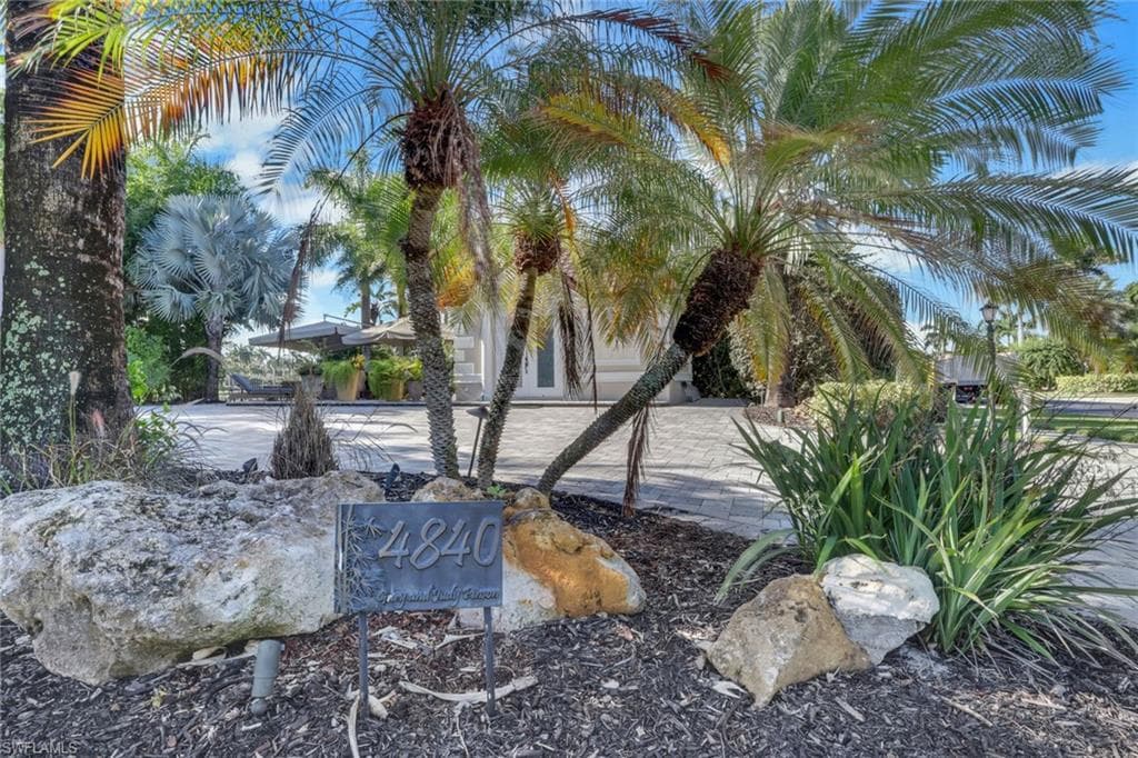 4840 CARRIAGE CT NAPLES, FL 34114