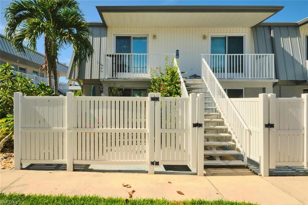 6777 Winkler RD 142 FORT MYERS, FL 33919
