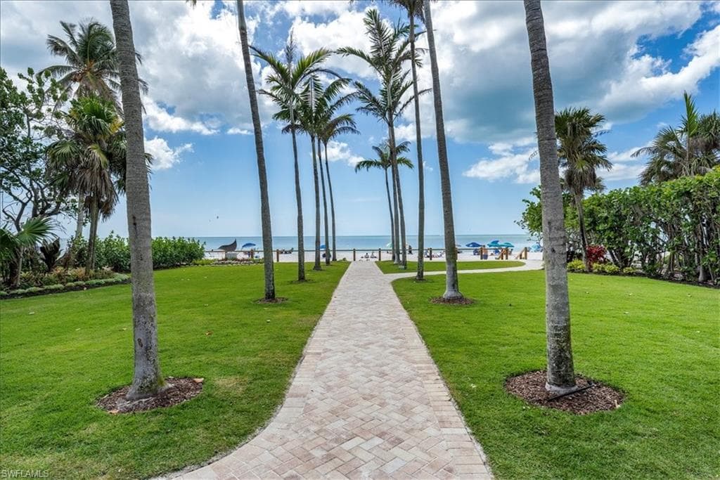 209 8th AVE S 209B NAPLES, FL 34102