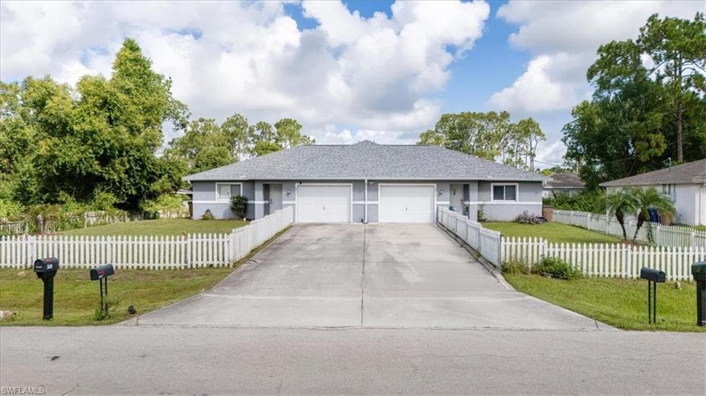 2438 Joe AVE S LEHIGH ACRES, FL 33973