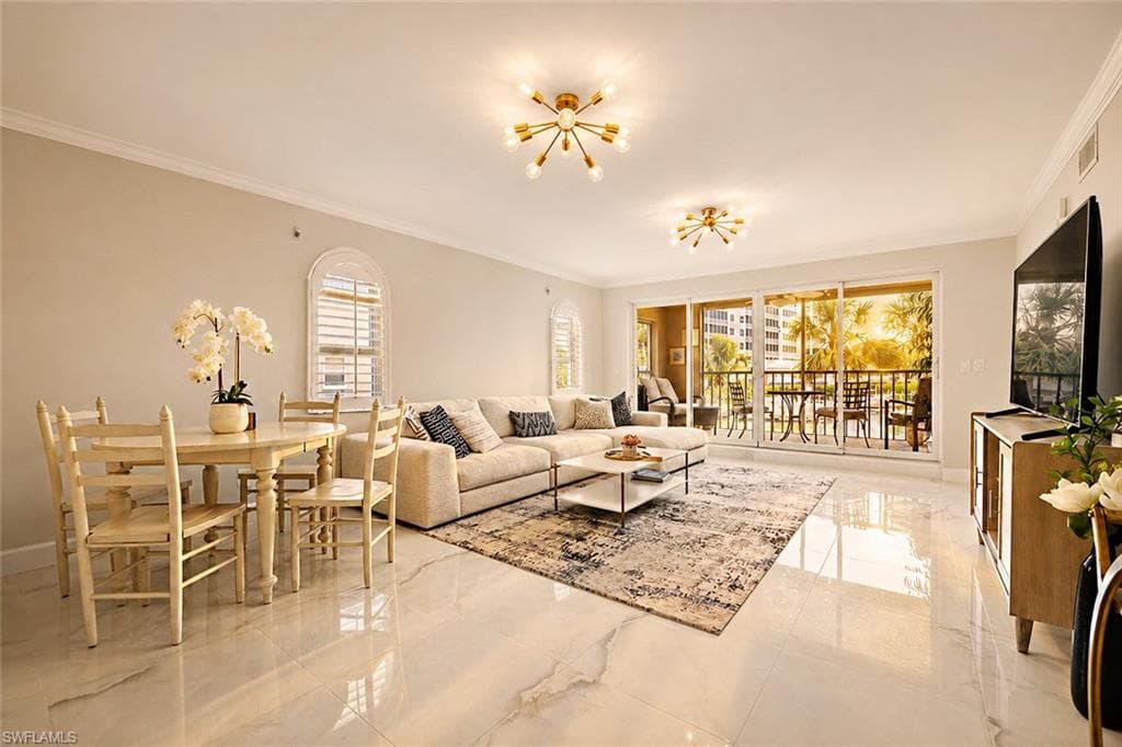 9103 Vanderbilt DR 205 NAPLES, FL 34108