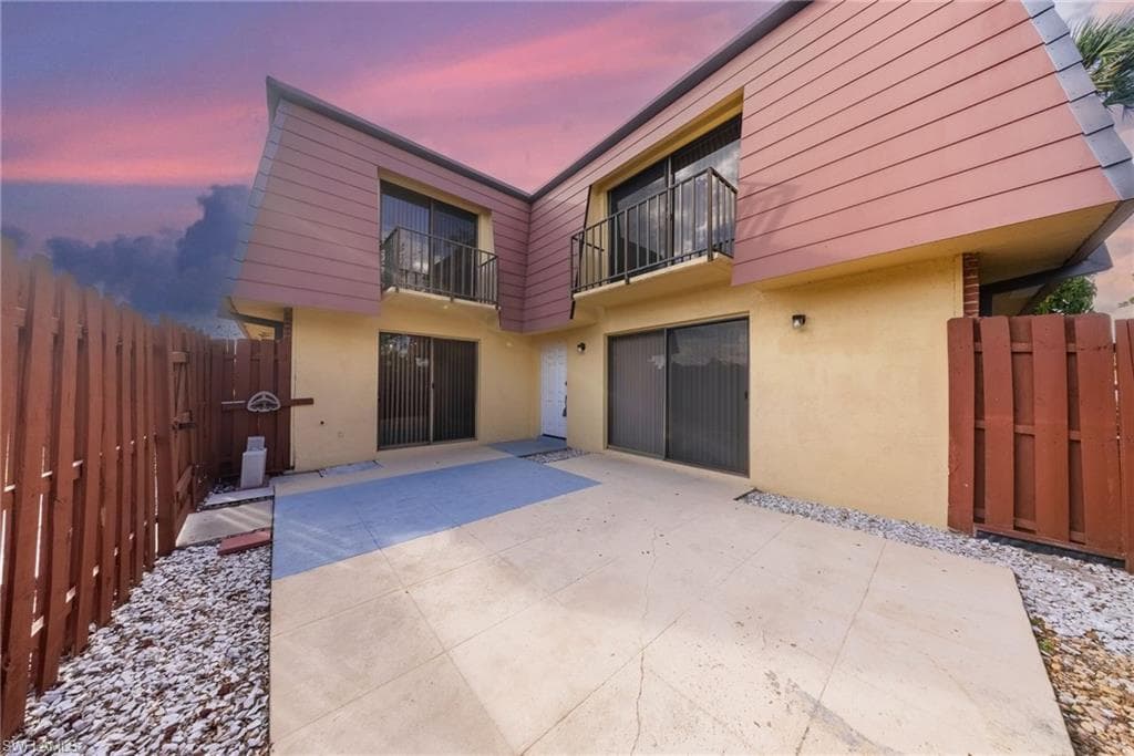 1570 Park Meadows DR 1 FORT MYERS, FL 33907