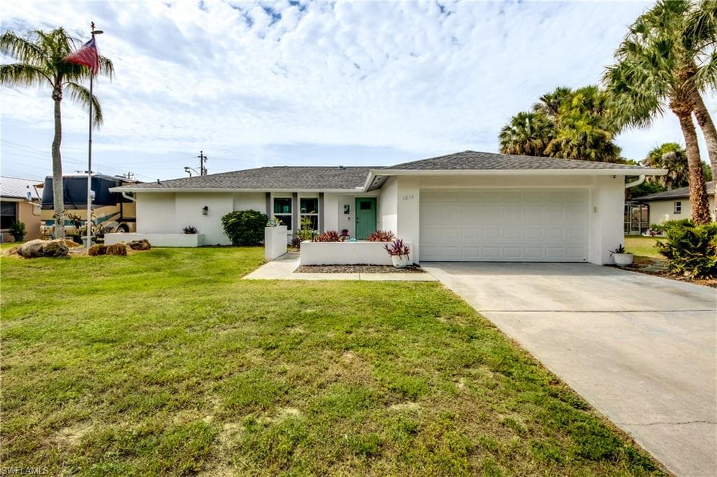 1214 Baldwin PL LEHIGH ACRES, FL 33936
