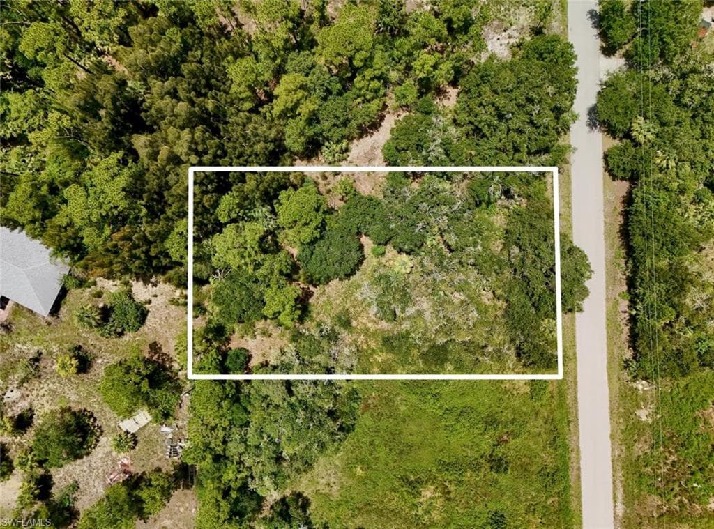 1210 McArthur AVE LEHIGH ACRES, FL 33972