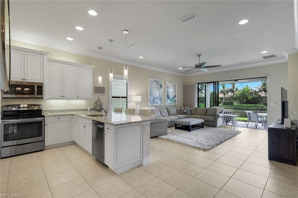 13556 Coronado DR NAPLES, FL 34109