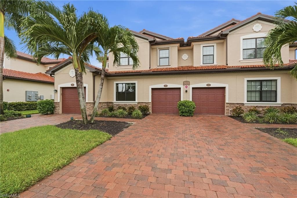 26111 Palace LN 101 BONITA SPRINGS, FL 34135