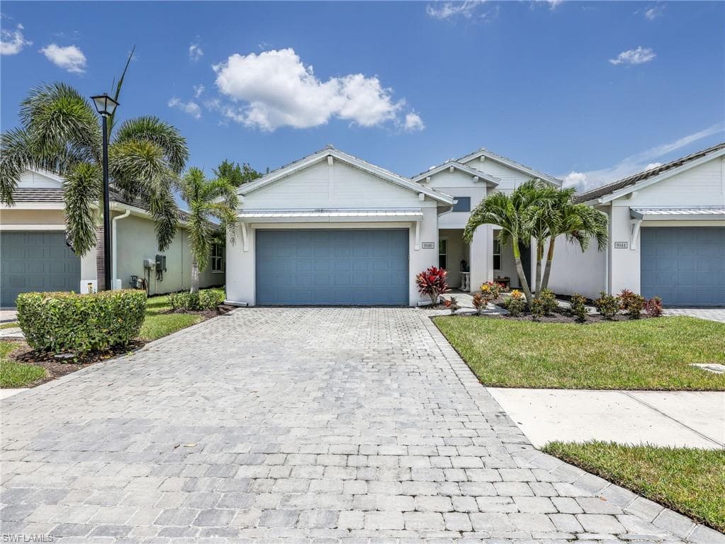 9040 Saint Lucia DR NAPLES, FL 34114