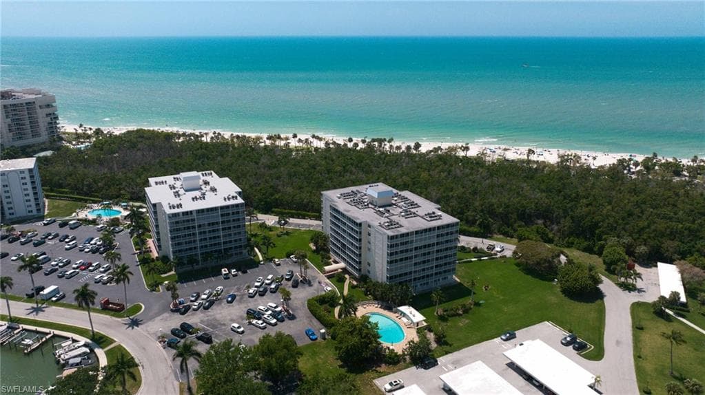 5 Bluebill AVE 308 NAPLES, FL 34108