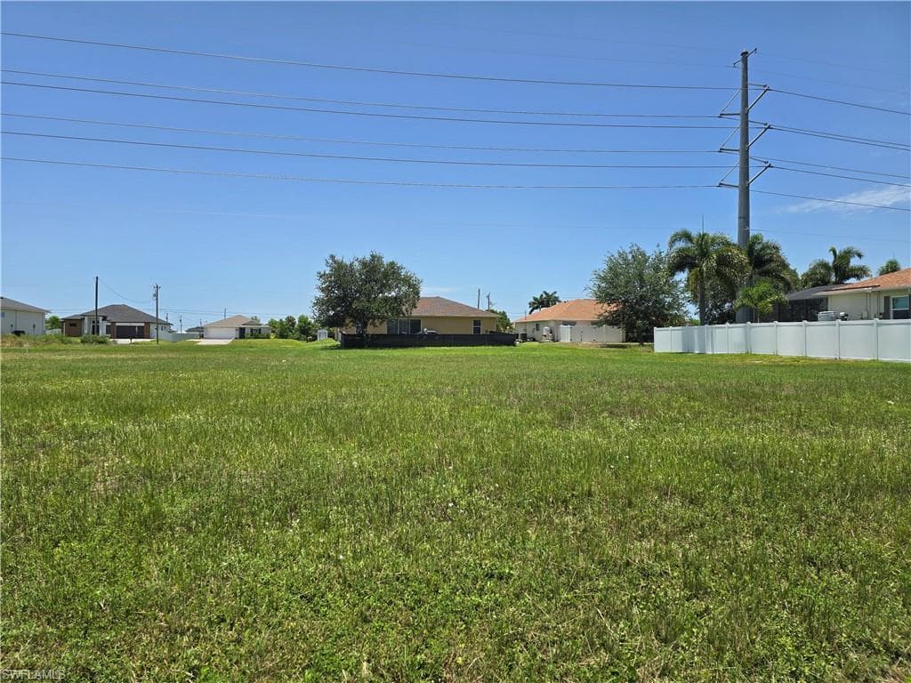 26 24th AVE CAPE CORAL, FL 33993