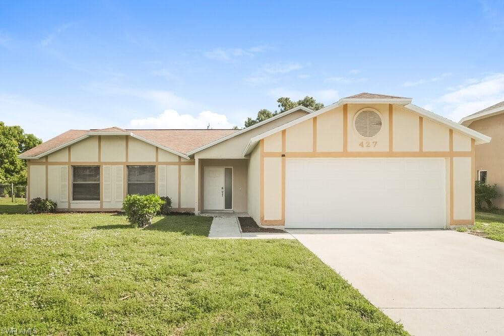 427 SE 18th ST CAPE CORAL, FL 33990