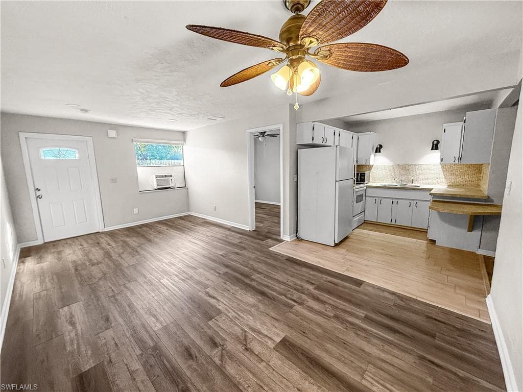 3744 Estelle AVE FORT MYERS, FL 33916