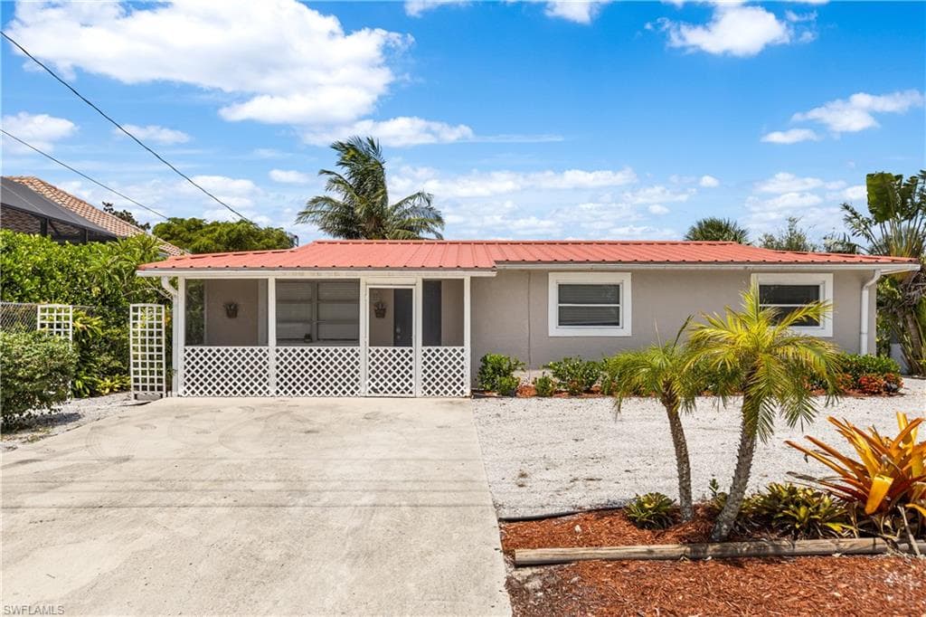 2191 Thomasson DR NAPLES, FL 34112