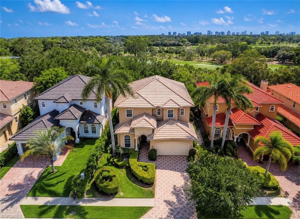 2915 Coco Lakes DR NAPLES, FL 34105