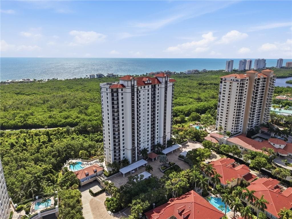 7225 Pelican Bay BLVD 302 NAPLES, FL 34108