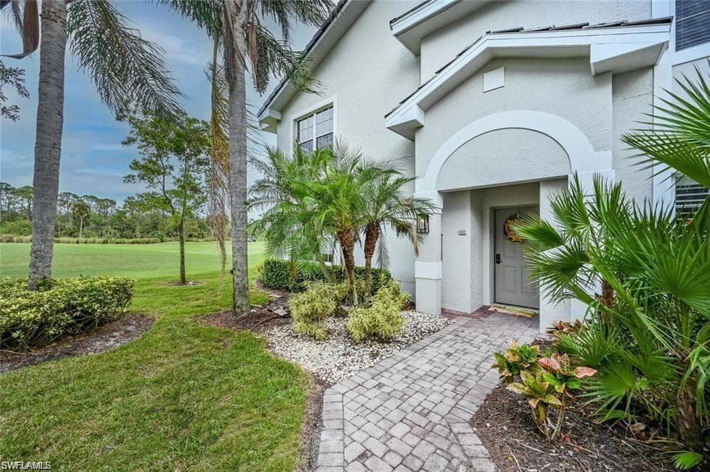 6065 Pinnacle LN 1001 NAPLES, FL 34110