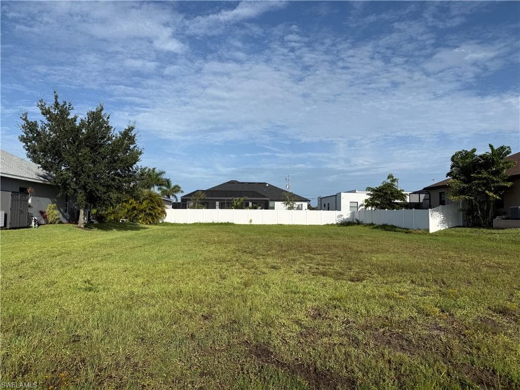 118 SW 37th AVE CAPE CORAL, FL 33991