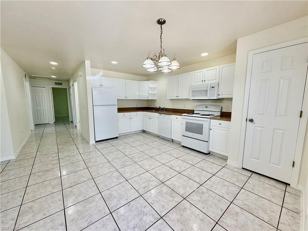 4737 28th ST SW LEHIGH ACRES, FL 33973