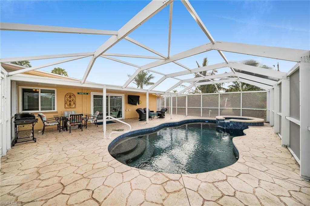 5208 Wilmington CT CAPE CORAL, FL 33904