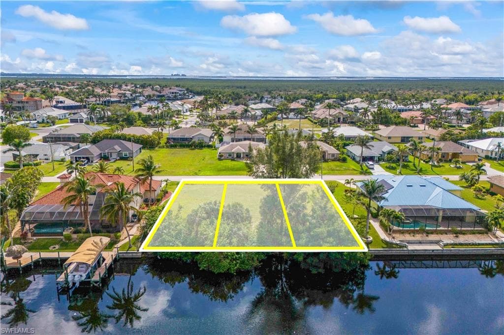 2301 SW 54th LN CAPE CORAL, FL 33914