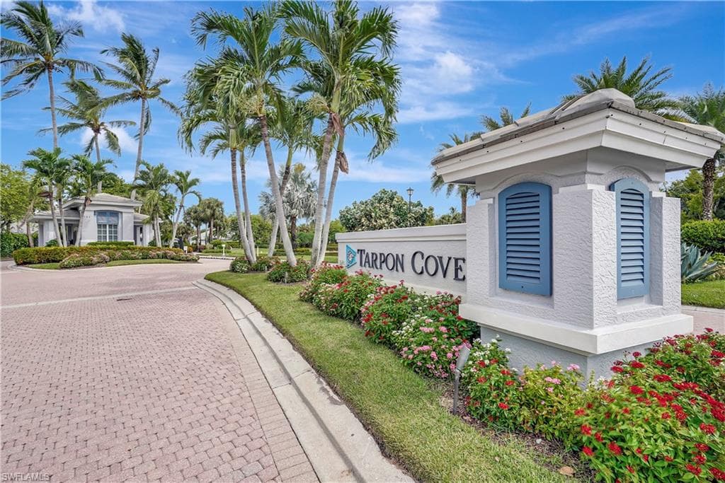 975 Tarpon Cove DR 103 NAPLES, FL 34110