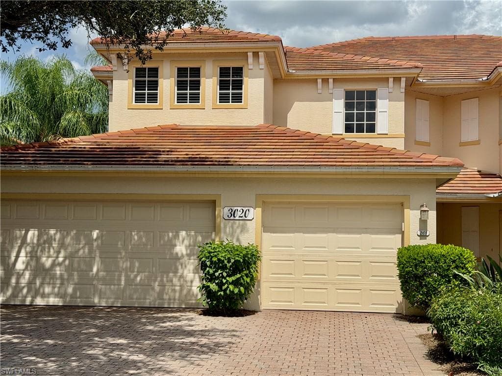 3020 Meandering WAY 201 FORT MYERS, FL 33905