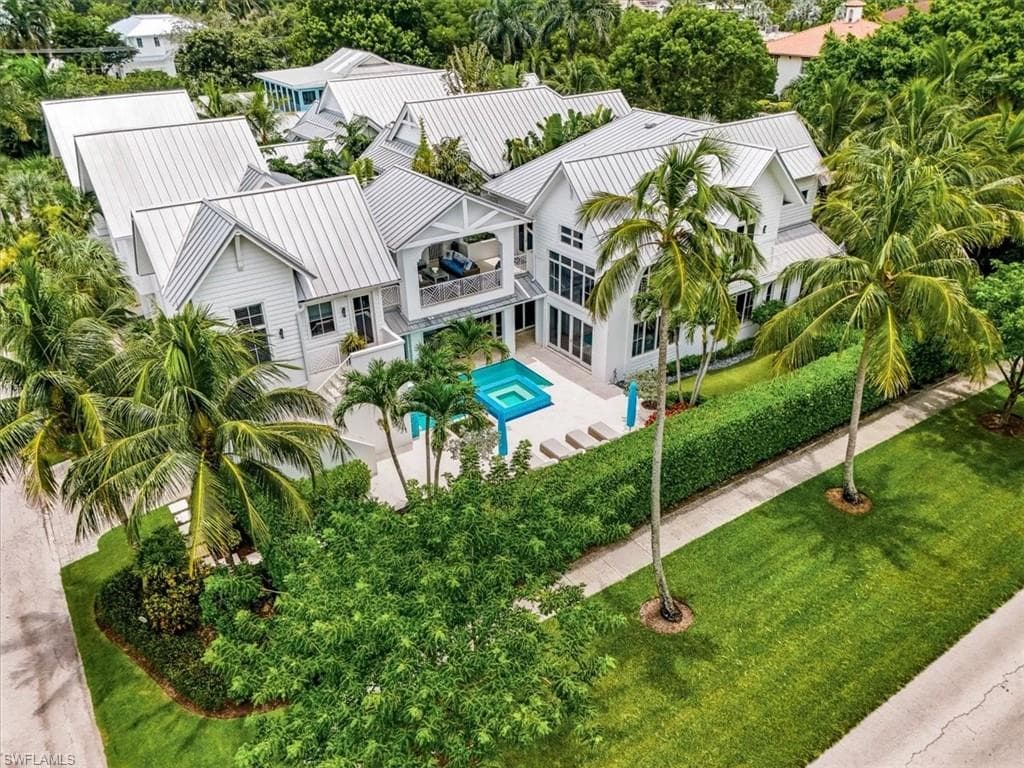 1011 6th ST S NAPLES, FL 34102