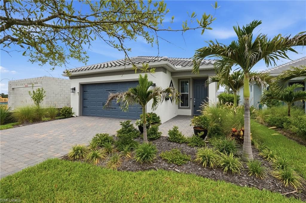 7427 Blue Salvia DR NORTH FORT MYERS, FL 33917