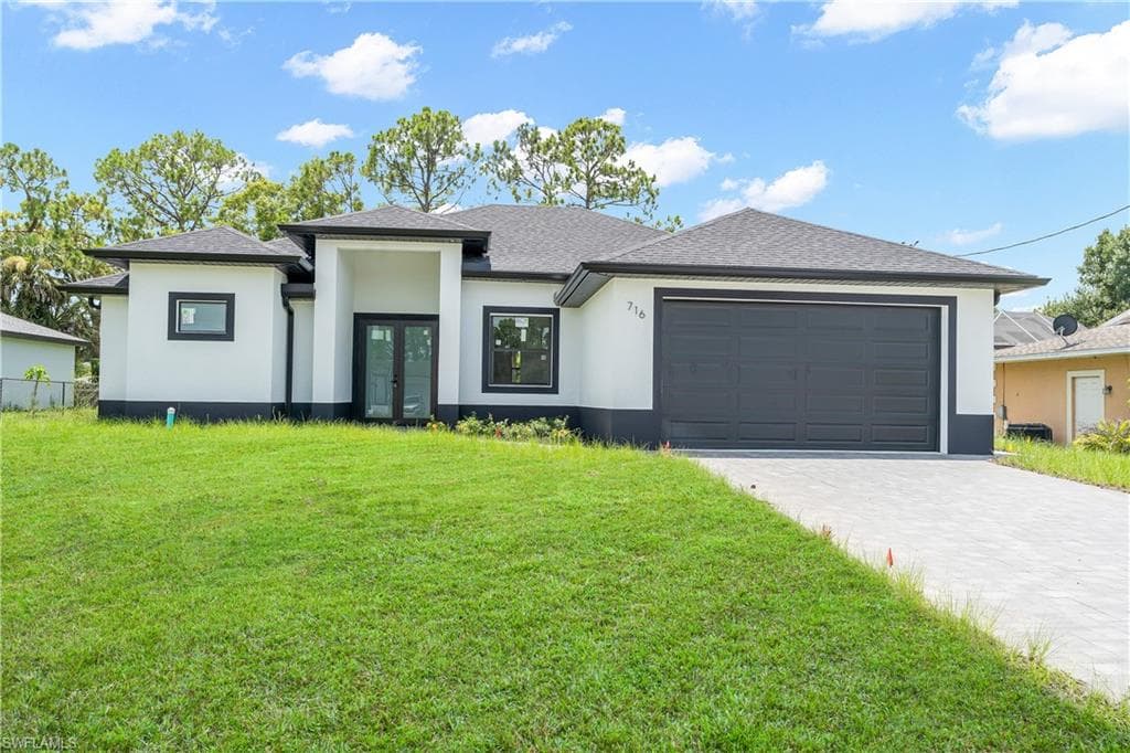 716 Connecticut LN LEHIGH ACRES, FL 33936