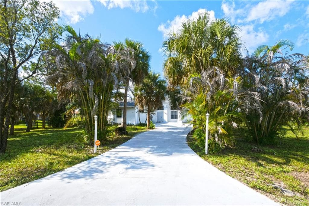 1508 9th ST LEHIGH ACRES, FL 33972