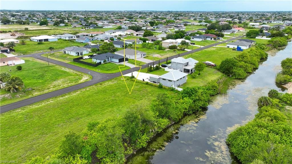 1025 NE 15th TER CAPE CORAL, FL 33909