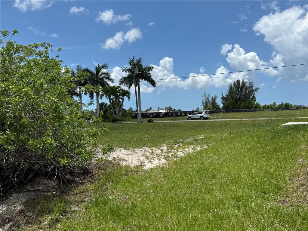 1135 NW 28th PL CAPE CORAL, FL 33993