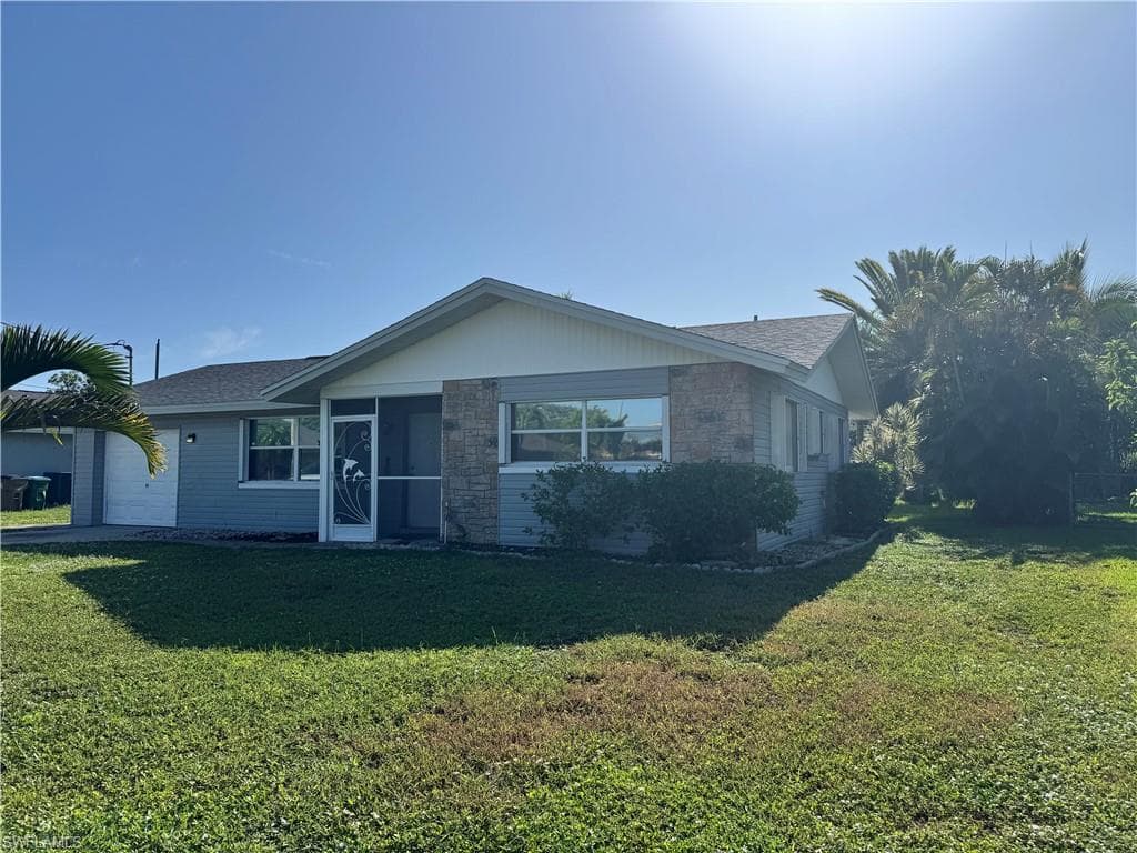 1027 SE 17th AVE CAPE CORAL, FL 33990