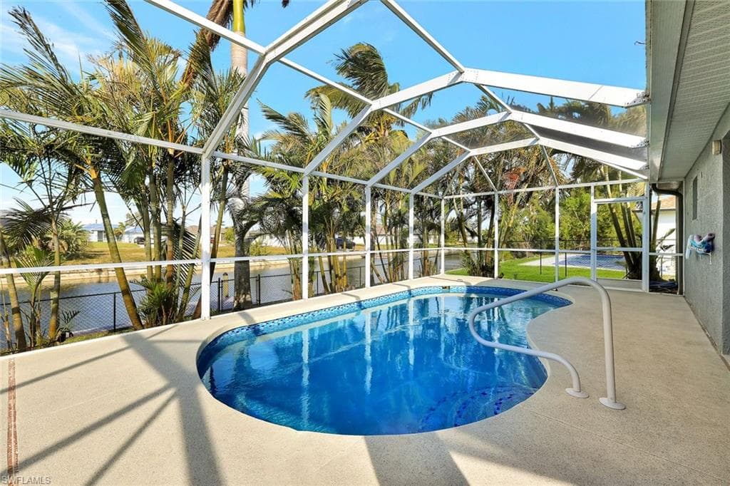 605 SW 13th ST CAPE CORAL, FL 33991