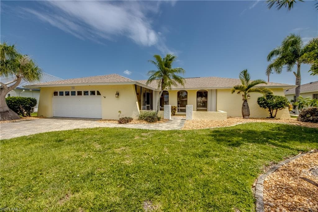 715 SE 33rd TER CAPE CORAL, FL 33904