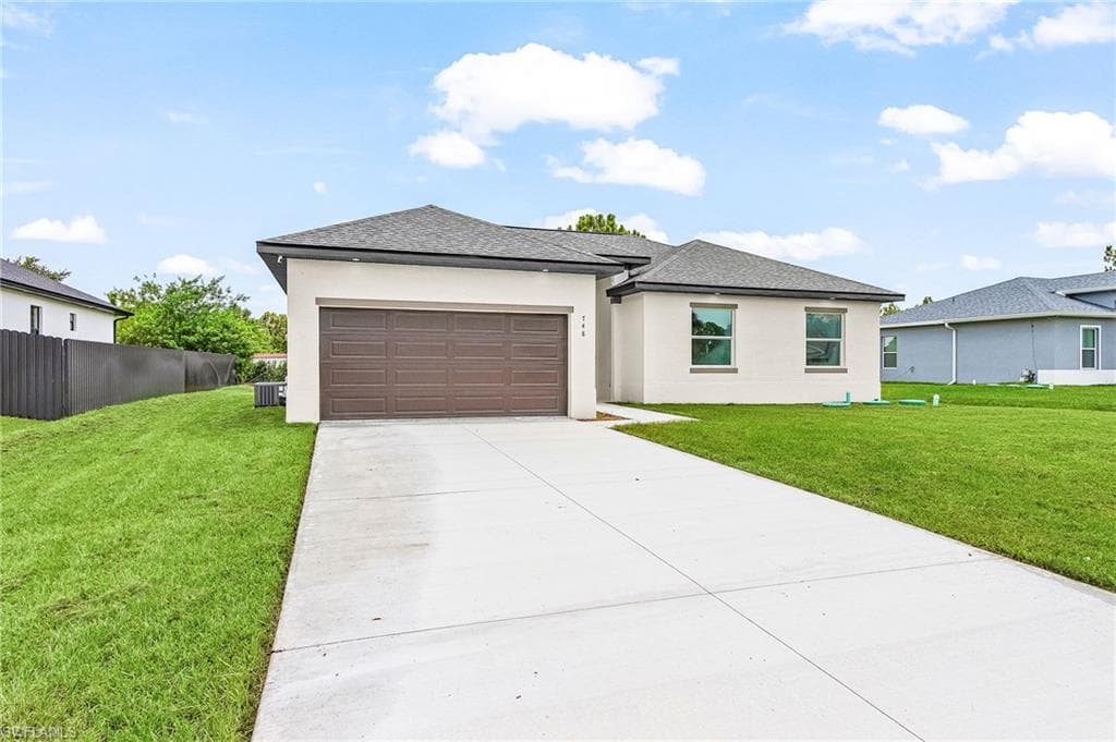 748 Chestnut ST E LEHIGH ACRES, FL 33974